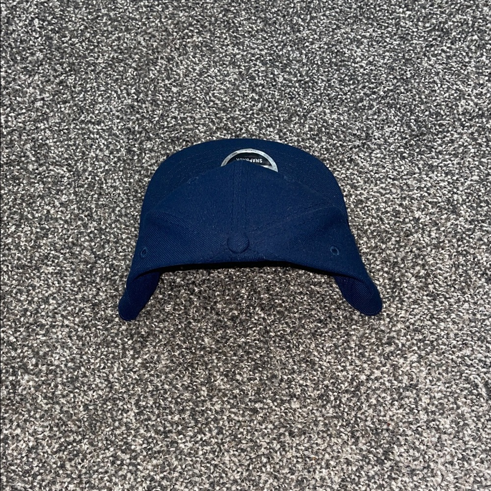 NWT’s Extremely Rare New Era Utica Club 9FIFTY Snapback Trucker- Navy & White - Picture 3 of 6